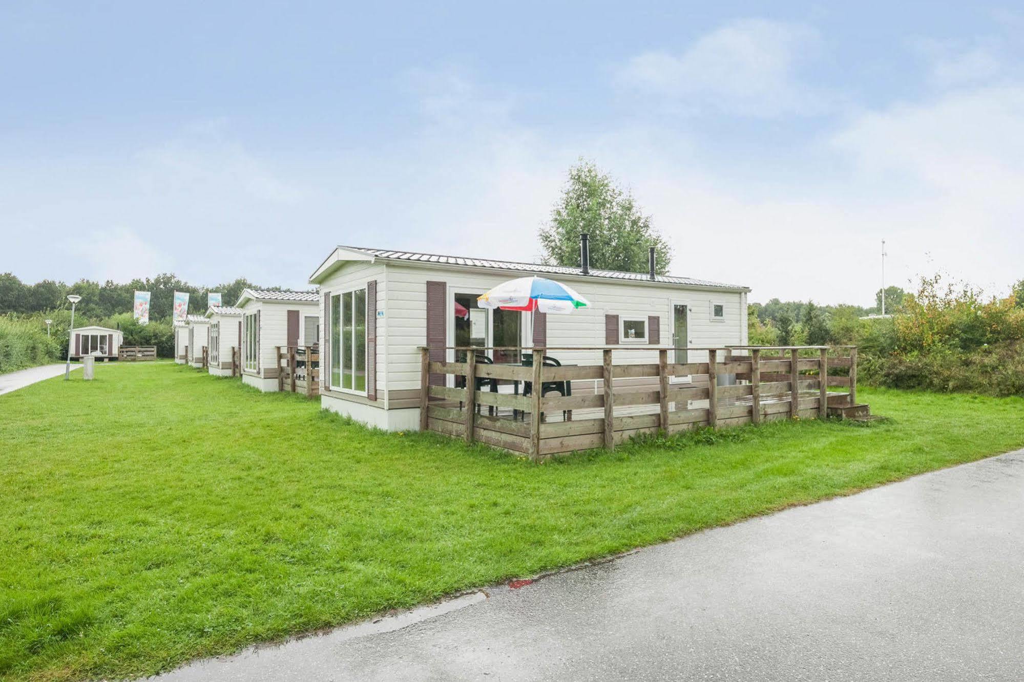 Oostappen Vakantiepark Riviera Beach Biddinghuizen Exterior photo